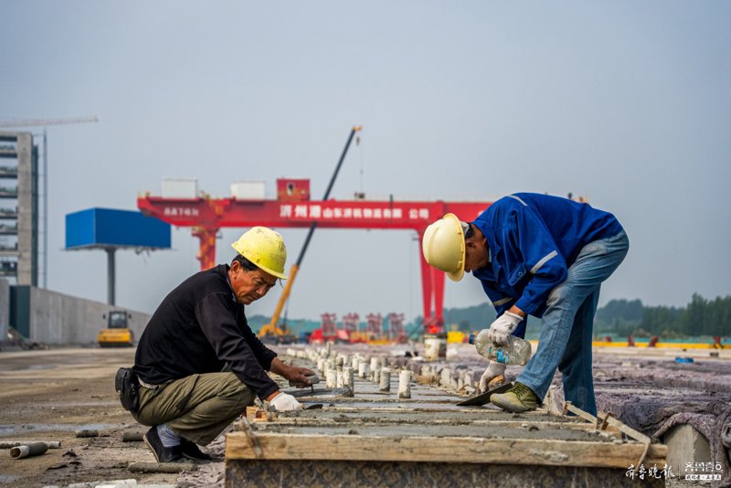 在进行管道工程时,正确理解与应用各种管道工程图纸上的符号是至关重要的。今天我们就来一起看看这些常用的管道工程图纸符号及其含义。
